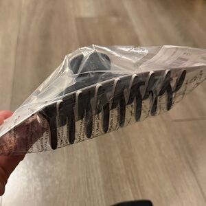 Alo Yoga Black and White Outline Hair Claw Clip